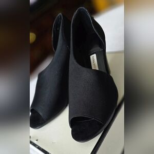 Dana Buchman Black Shoes Size 7 (LikeNewWithBox)
